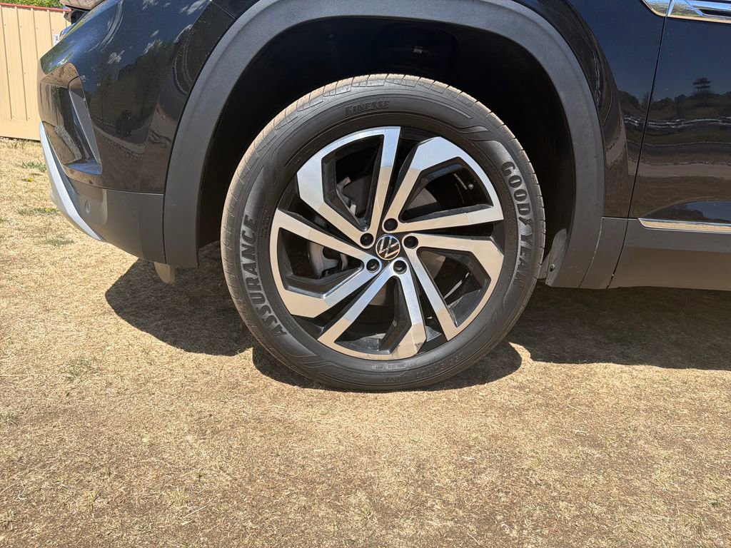 Used 2022 Volkswagen Atlas Cross Sport SEL image 37