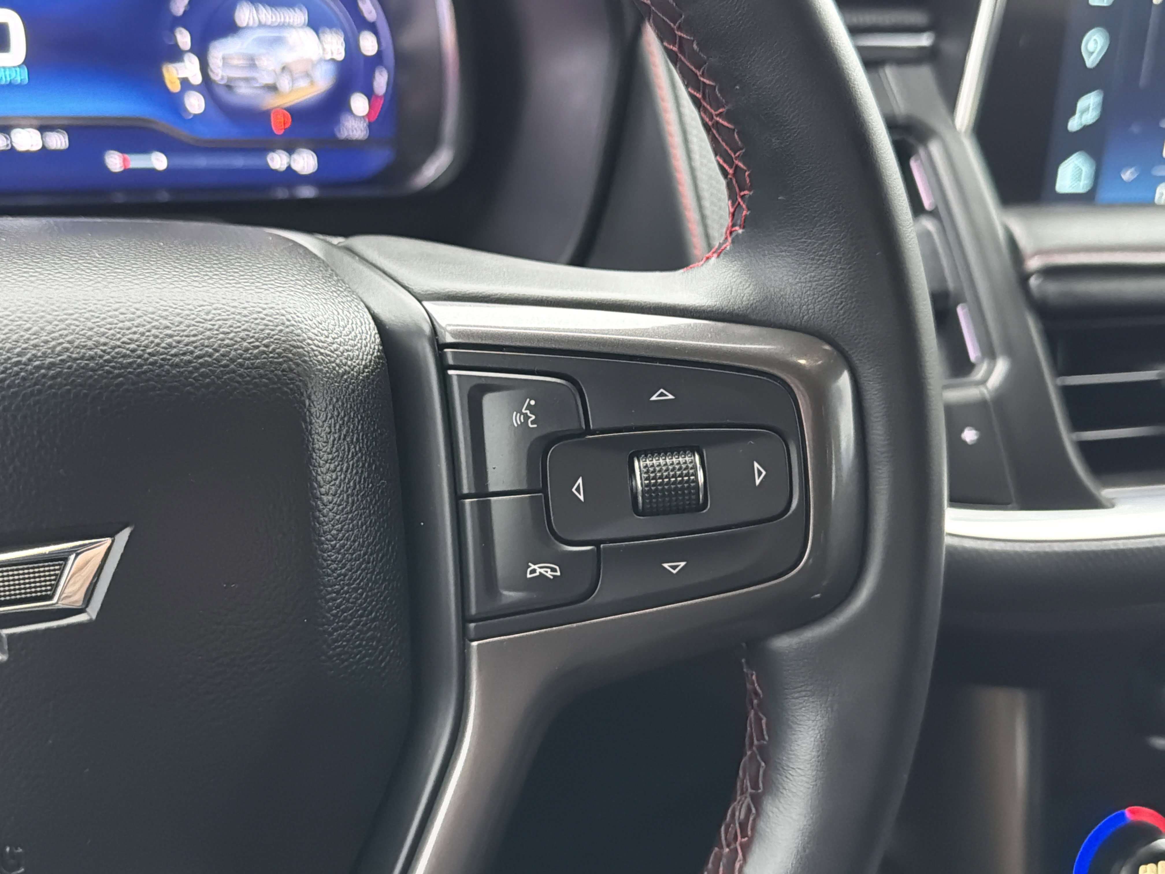 Used 2024 Chevrolet Suburban RST w/ Luxury Package image 19