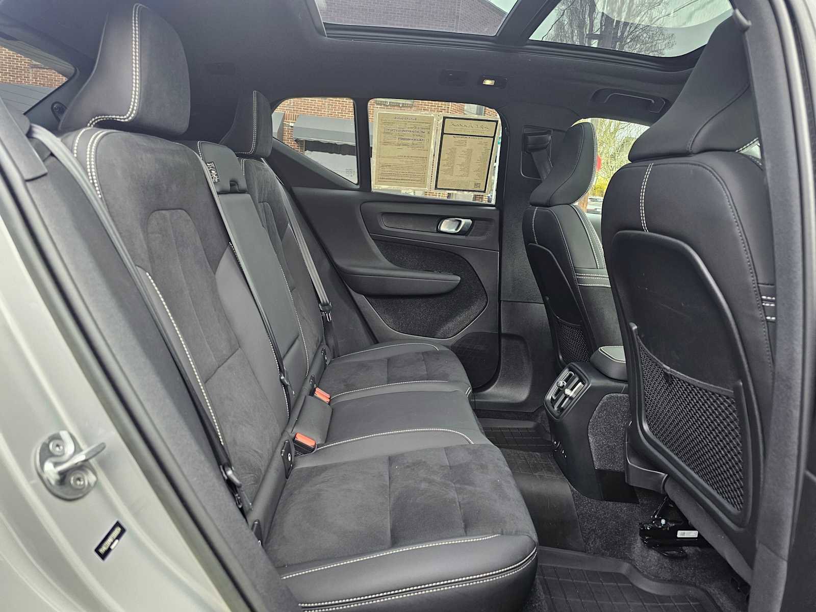 Certified 2023 Volvo XC40 Recharge Ultimate w/ Protection Package Premier image 14