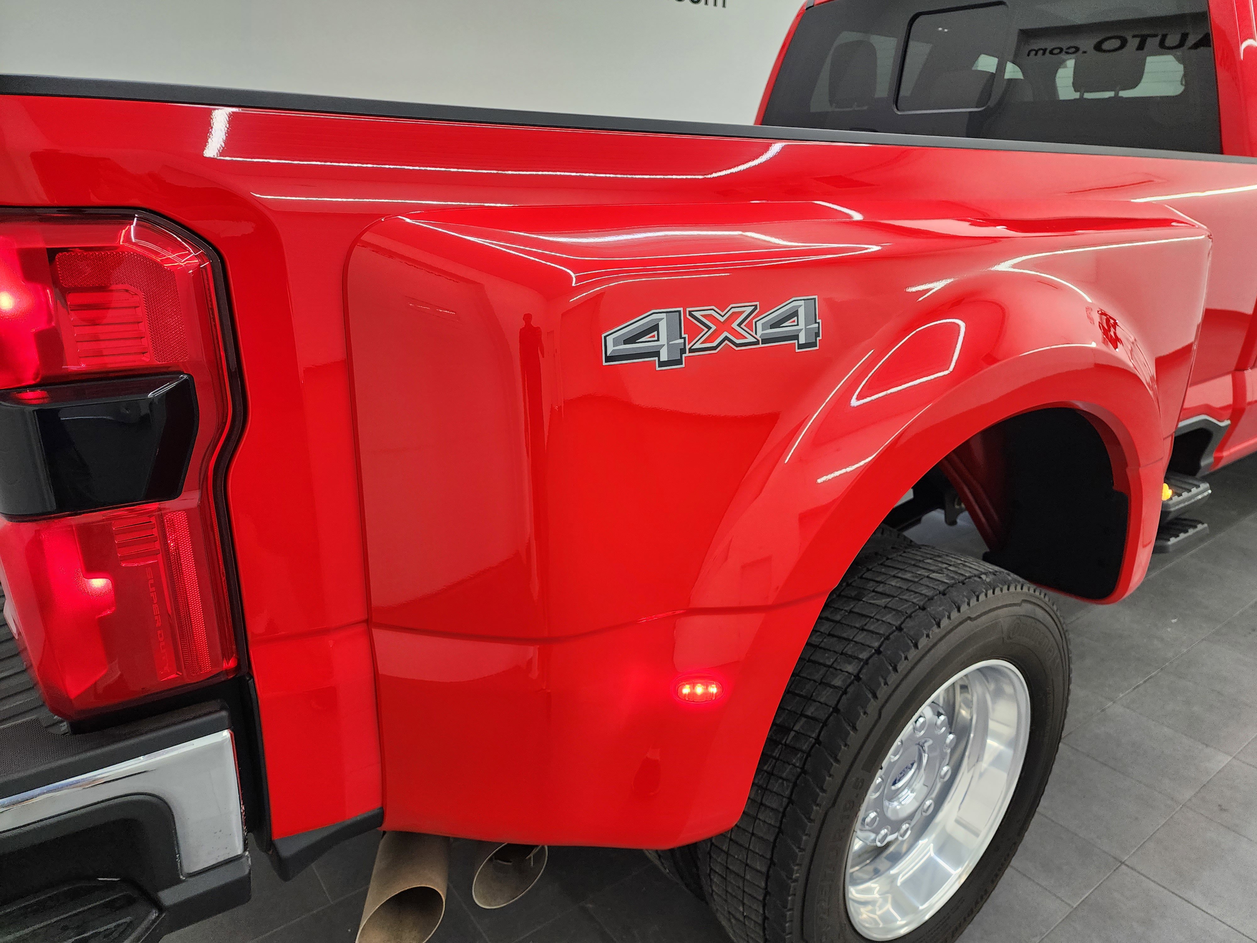 Used 2023 Ford F450 Lariat w/ Lariat Ultimate Package AWD/4WD image 31