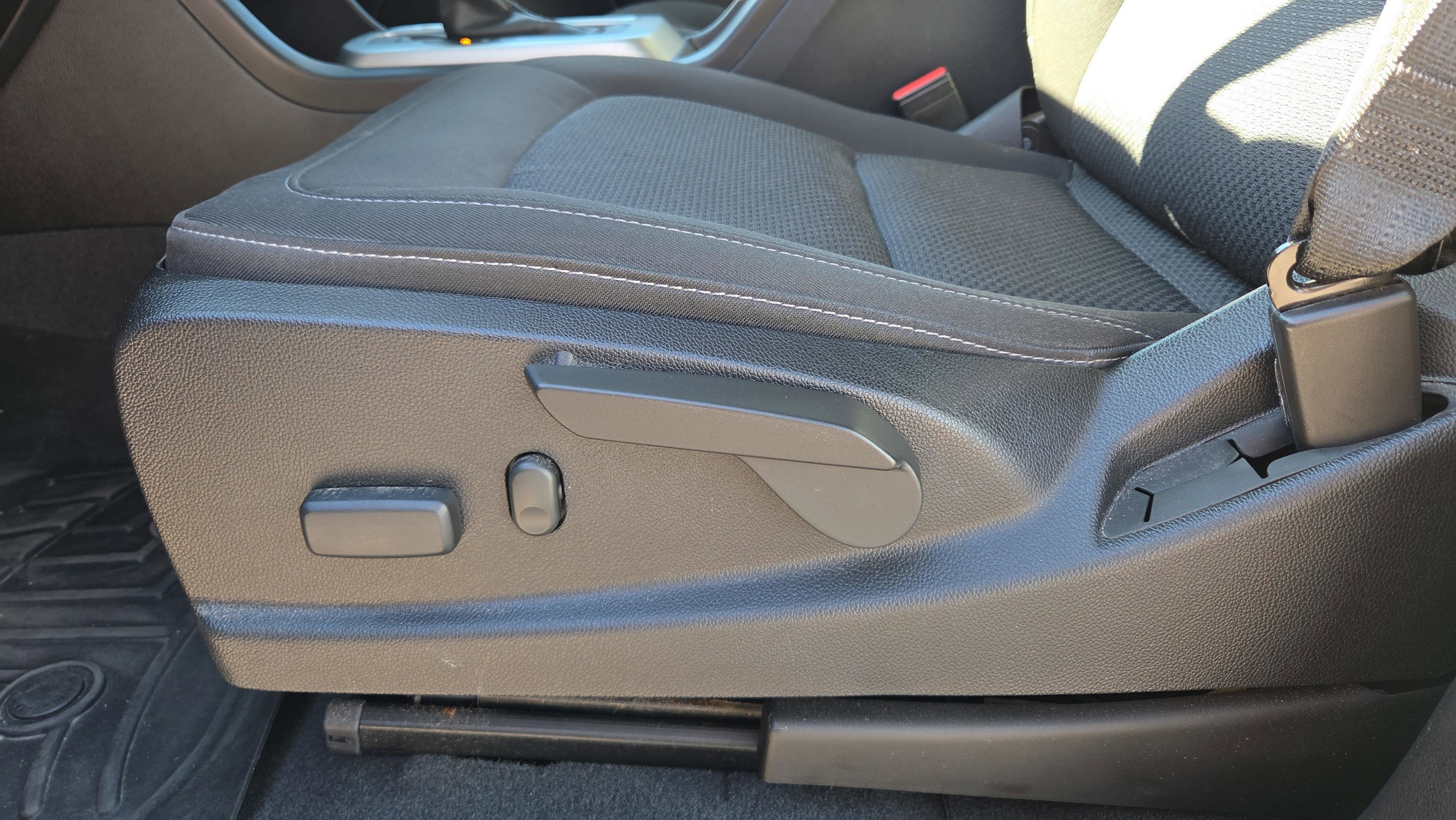 Used 2019 Chevrolet Colorado LT w/ LT Convenience Package image 19