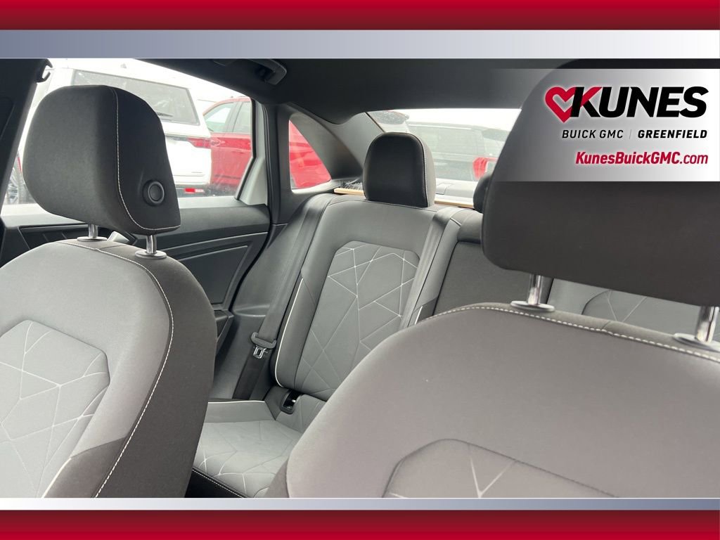 Used 2025 Volkswagen Jetta Sport image 34