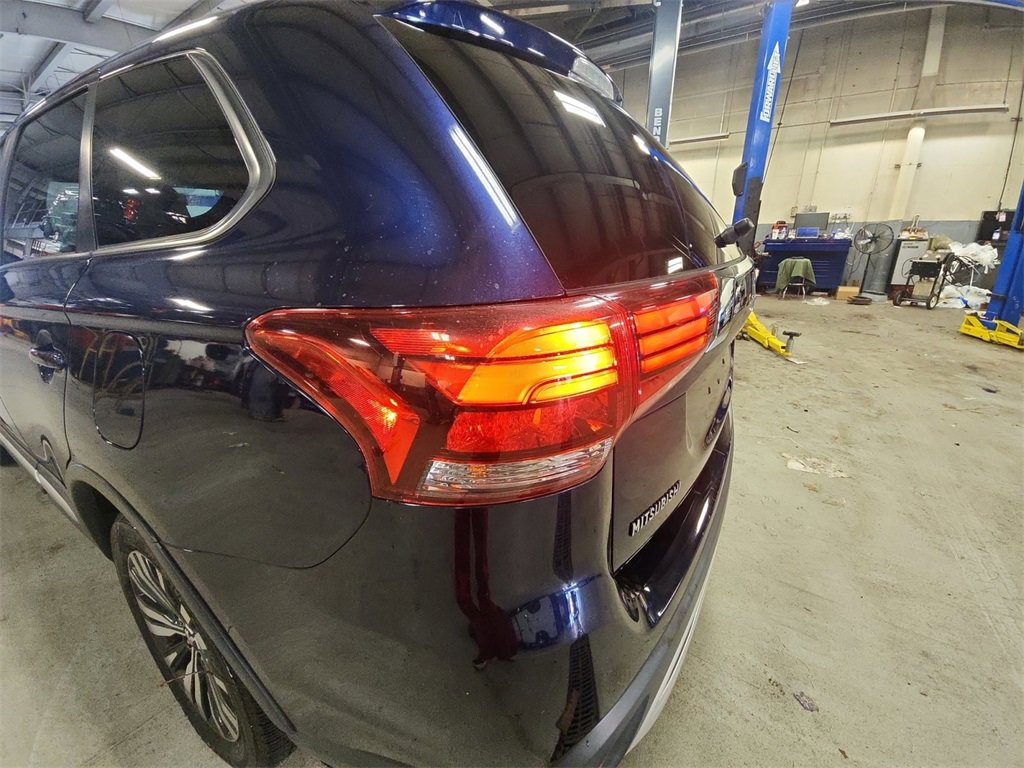 Used 2019 Mitsubishi Outlander ES image 30
