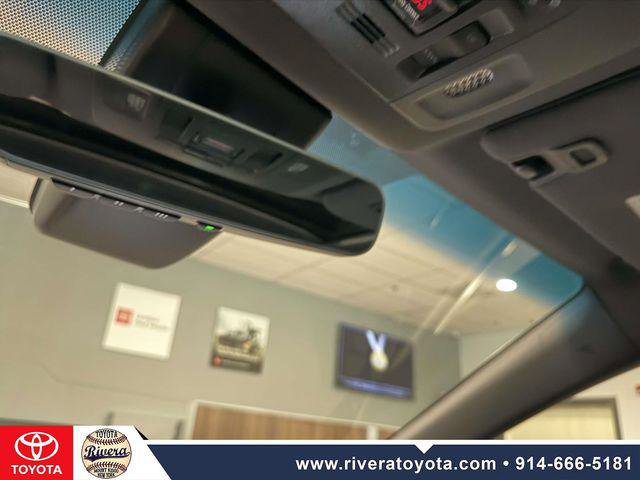 Certified 2019 Toyota Avalon Limited image 27