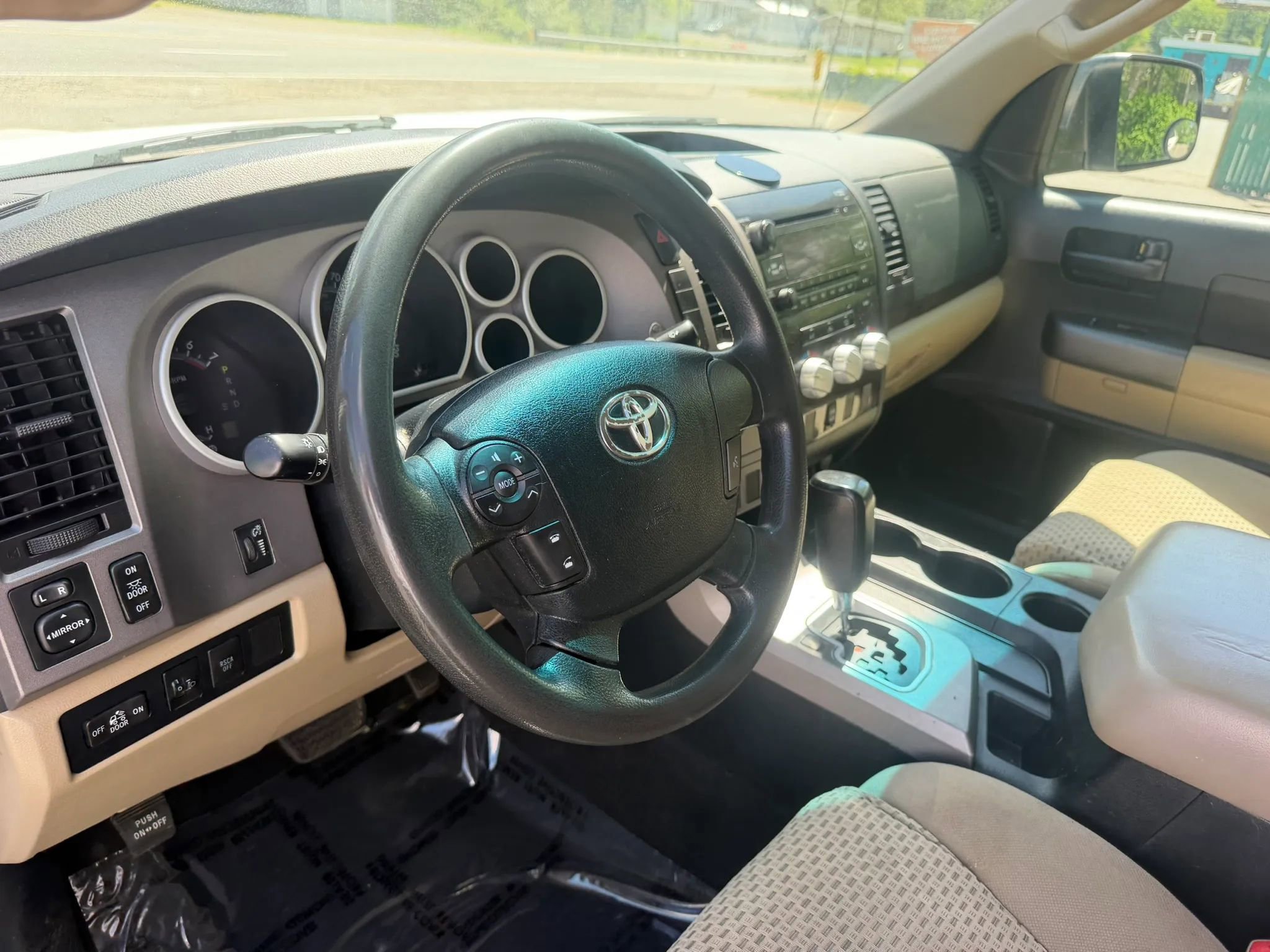 Used 2012 Toyota Tundra 4x4 CrewMax w/ Tow Pkg image 23