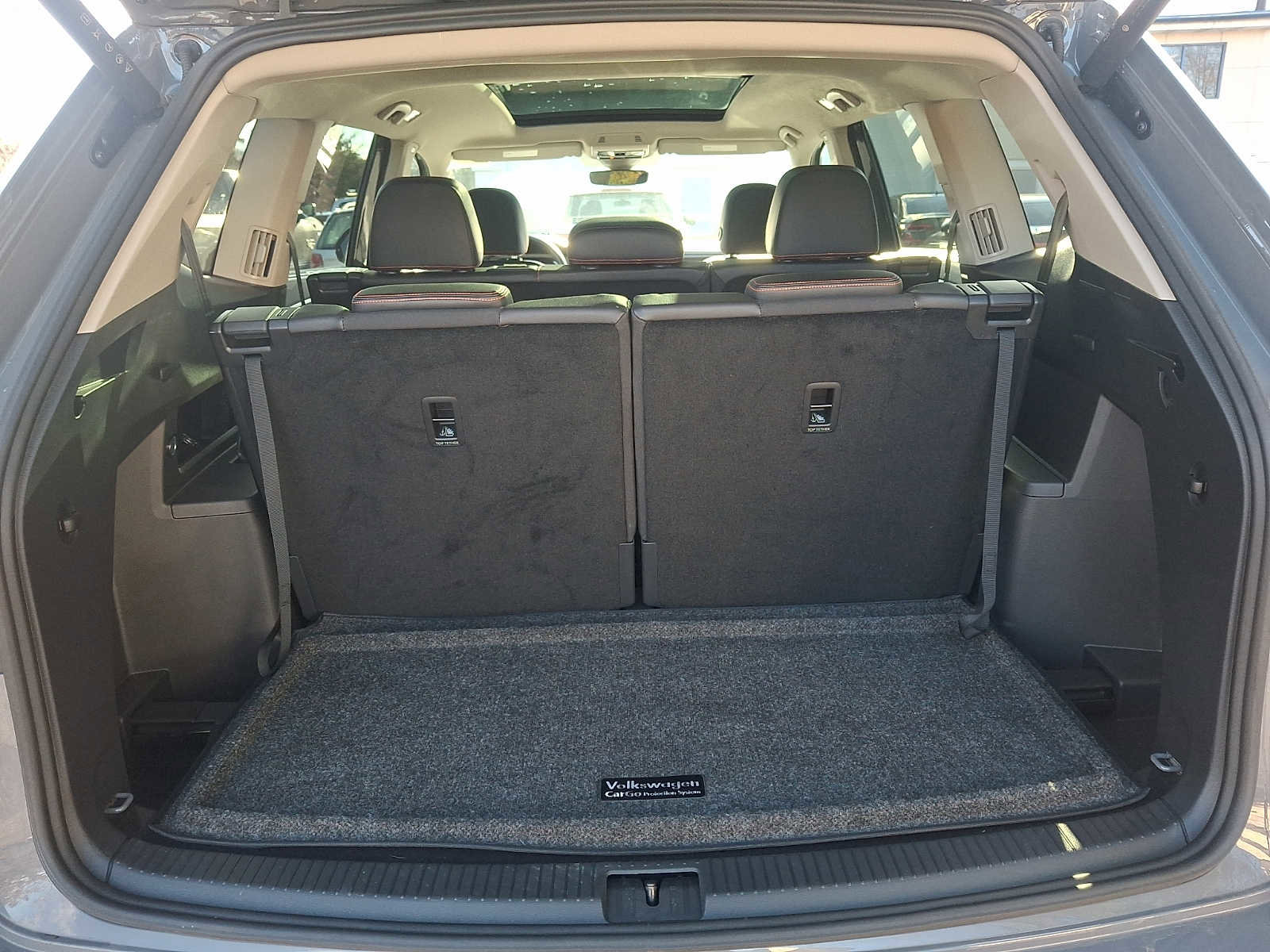 Used 2025 Volkswagen Atlas Peak Edition SE AWD/4WD image 28