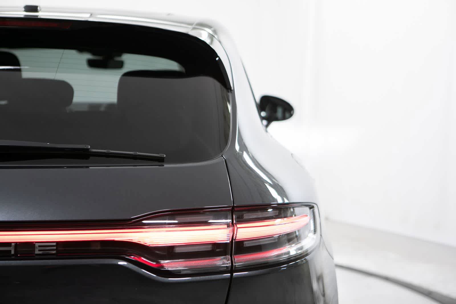 Certified 2023 Porsche Macan AWD/4WD image 21