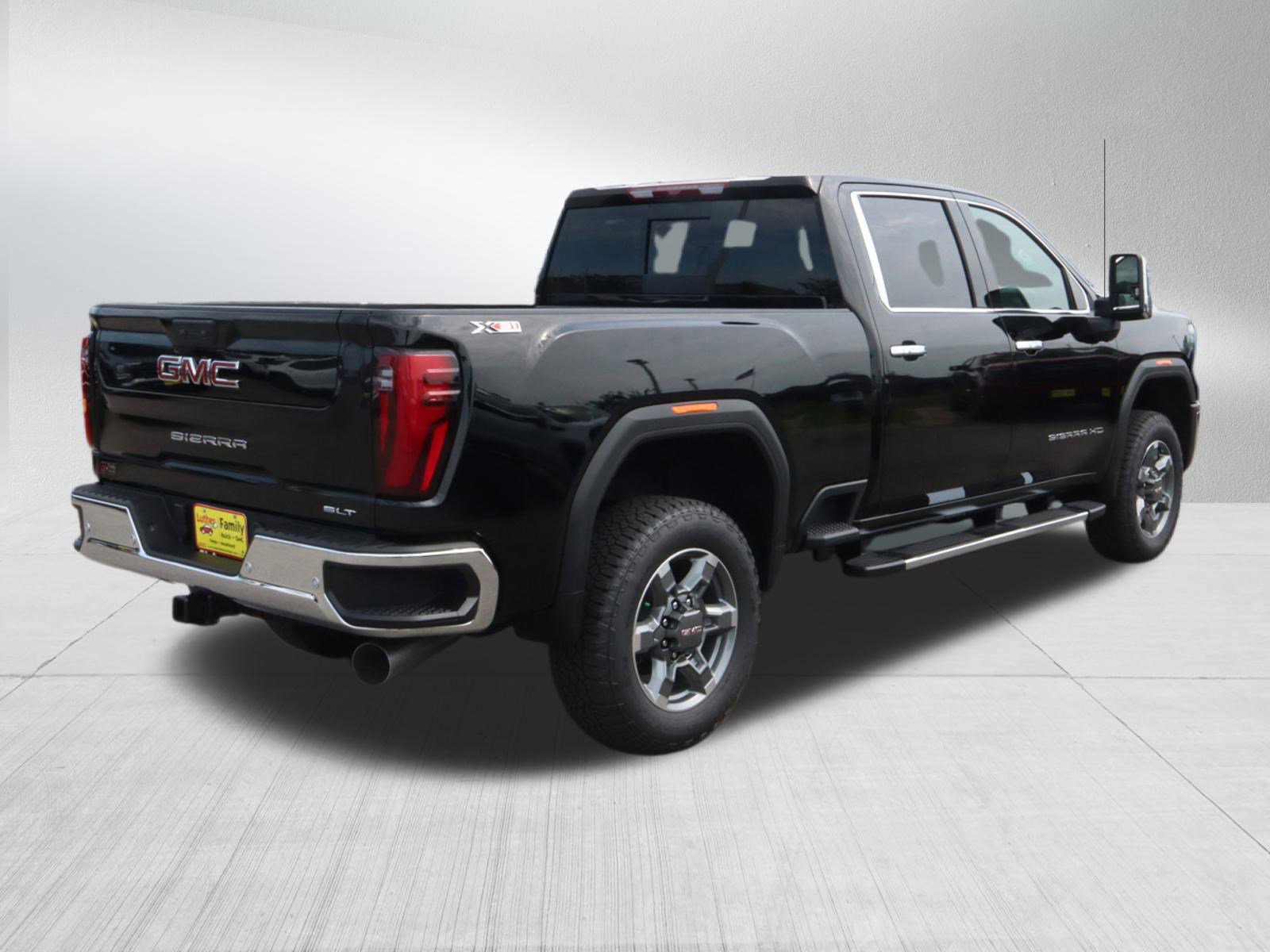 New 2025 GMC Sierra 3500 SLT w/ SLT Premium Package image 7