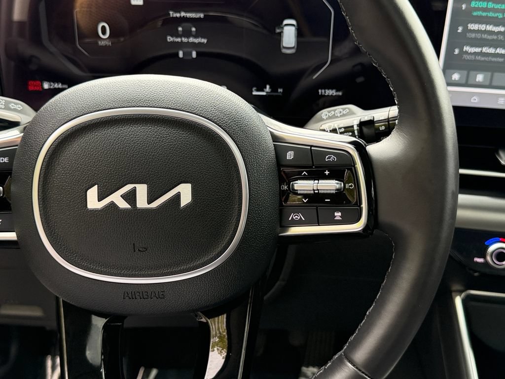 Used 2025 Kia Carnival SX Prestige FWD image 19