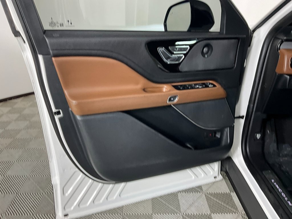 Certified 2020 Lincoln Aviator Reserve image 18