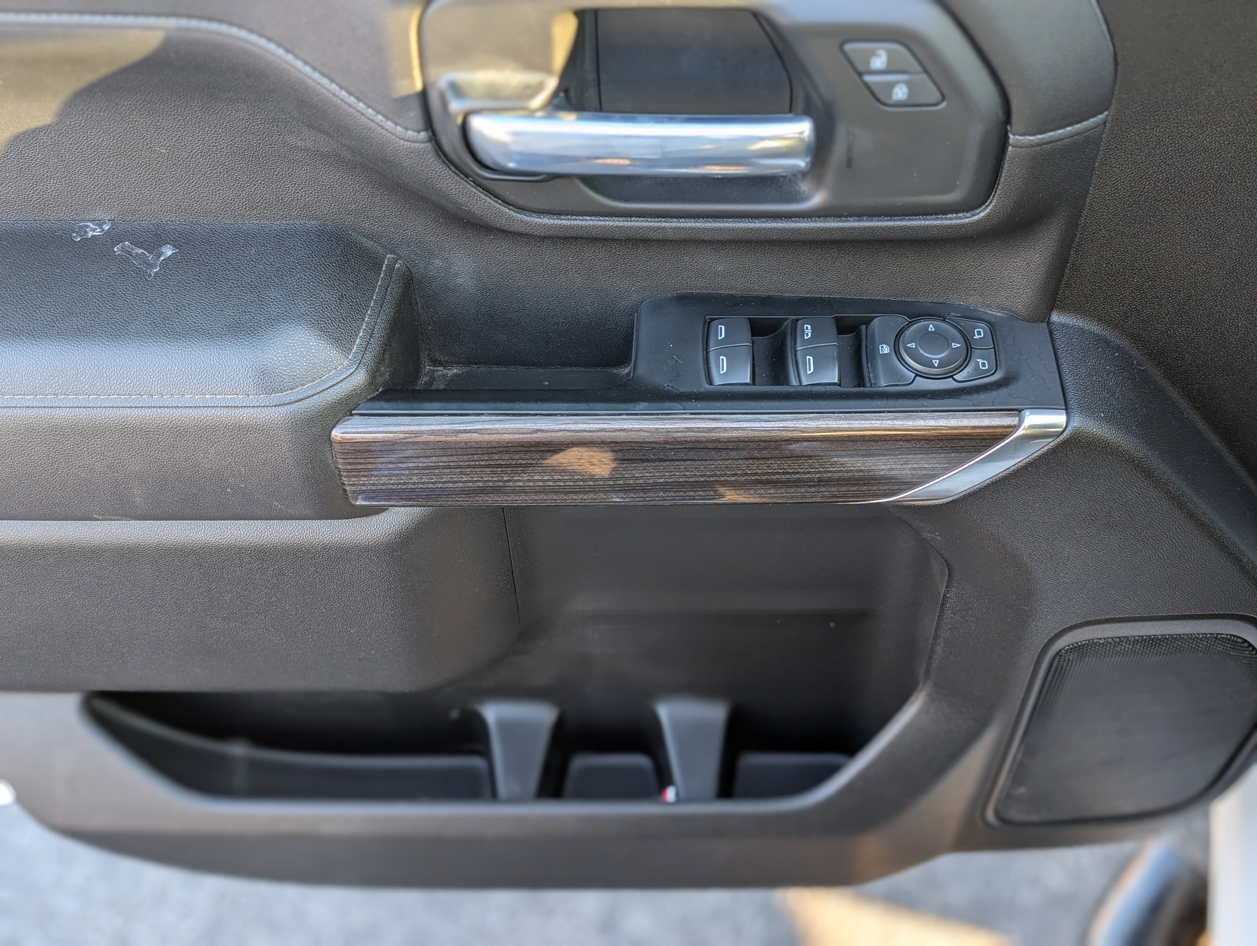 Used 2023 Chevrolet Silverado 2500 LT w/ Snow Plow Prep/Camper Package image 24