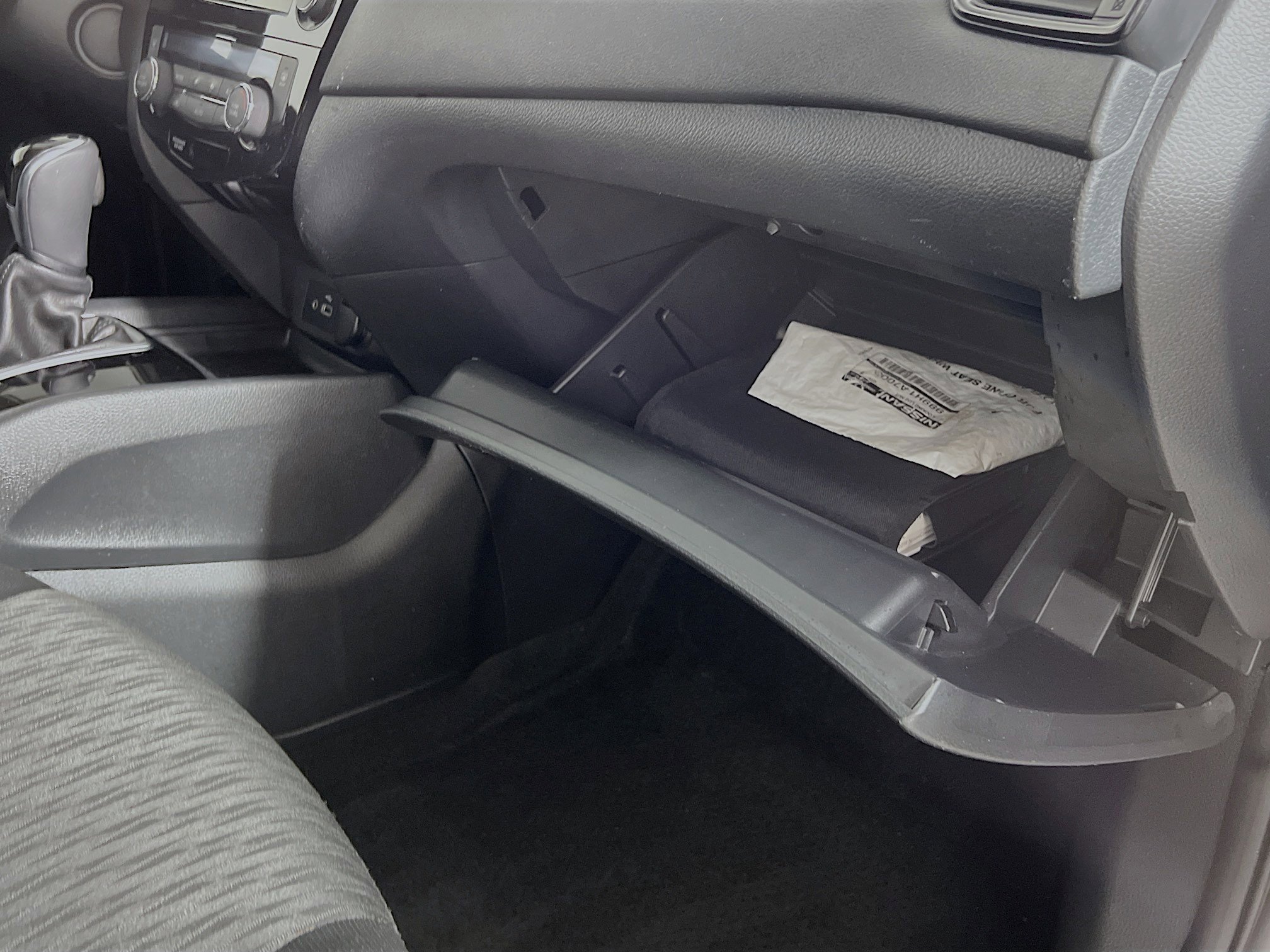 Used 2019 Nissan Rogue SV image 34