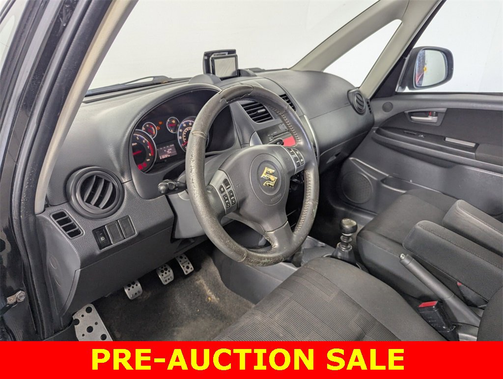 Used 2011 Suzuki SX4 AWD Hatchback image 11
