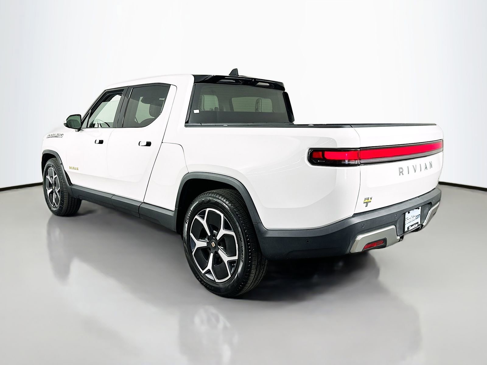 Used 2022 Rivian R1T Adventure AWD/4WD image 5
