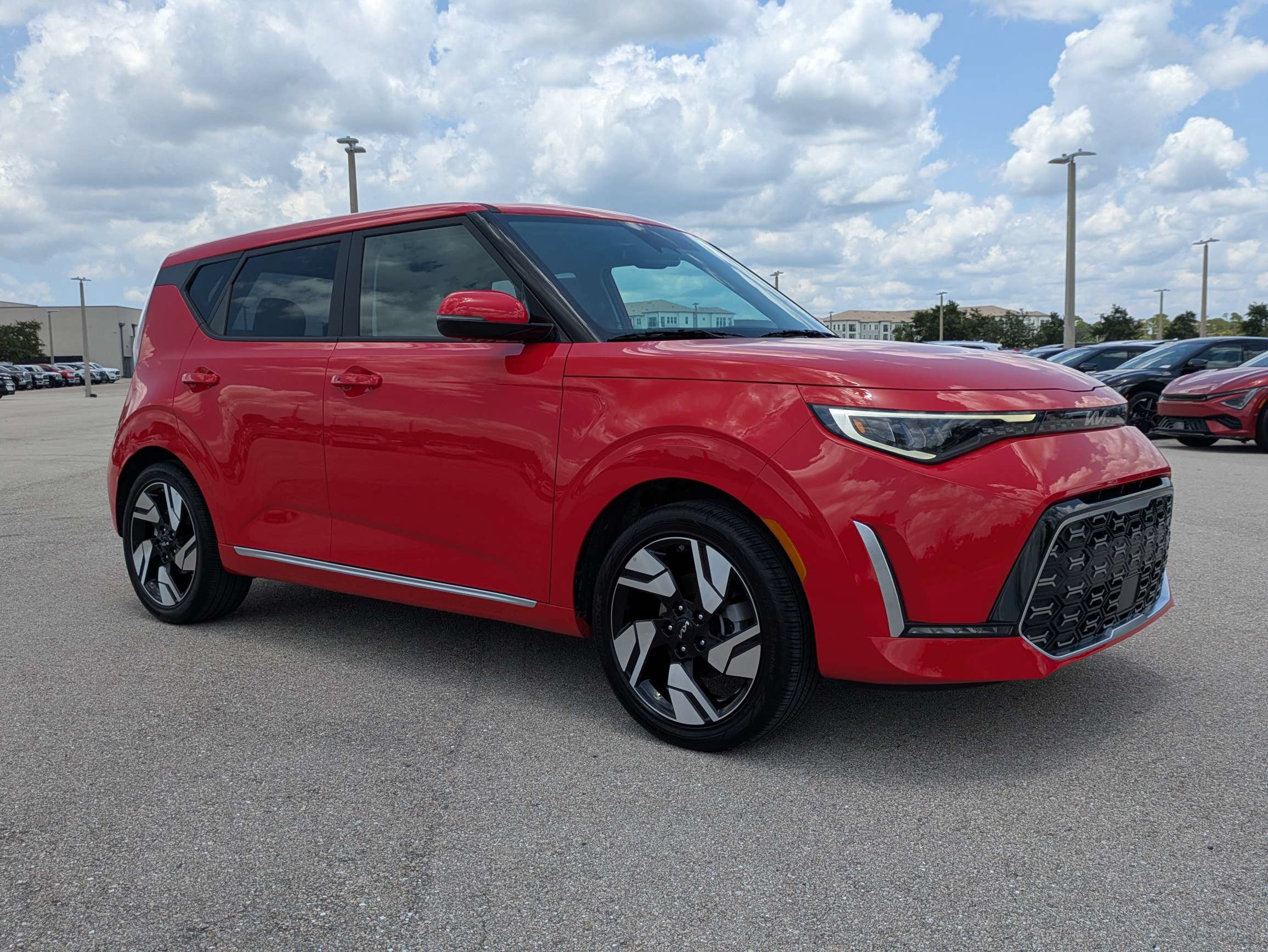 Certified 2025 Kia Soul GT-Line w/ GT-Line Technology Package FWD image 2