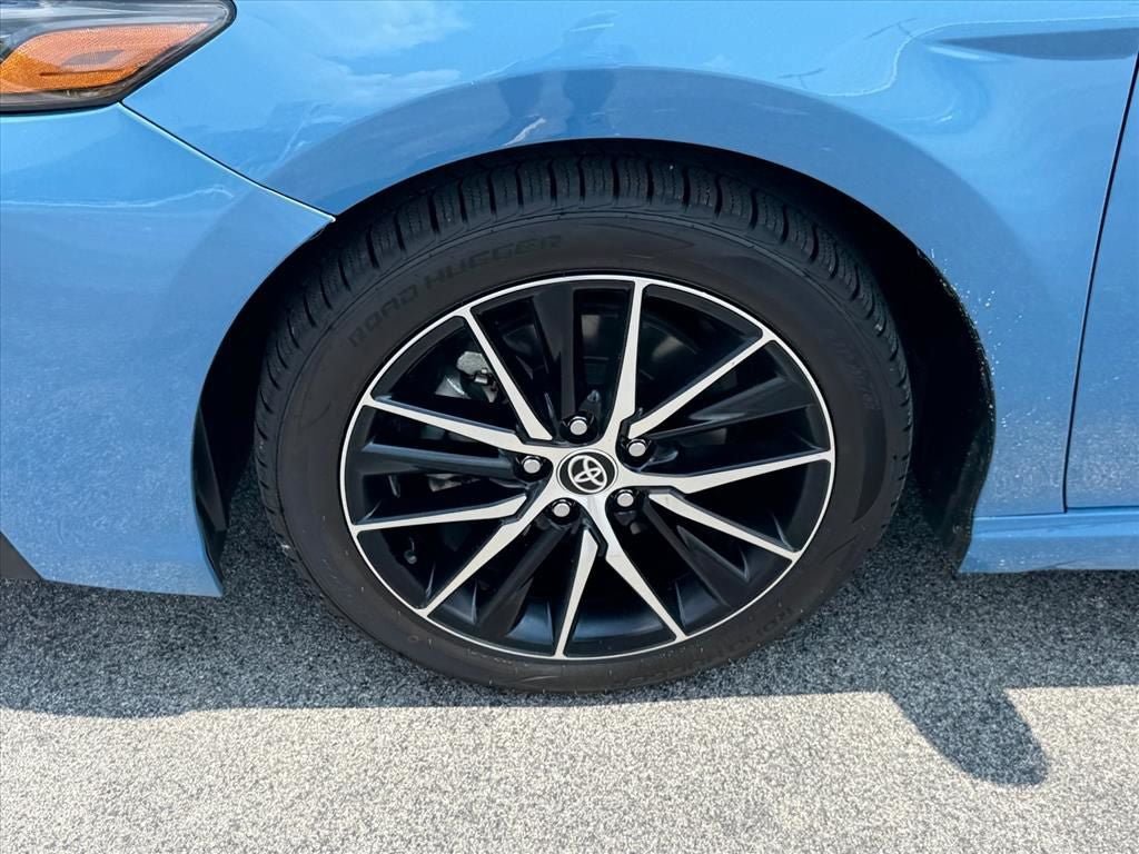 Used 2024 Toyota Camry SE w/ Cold Weather Package FWD image 19
