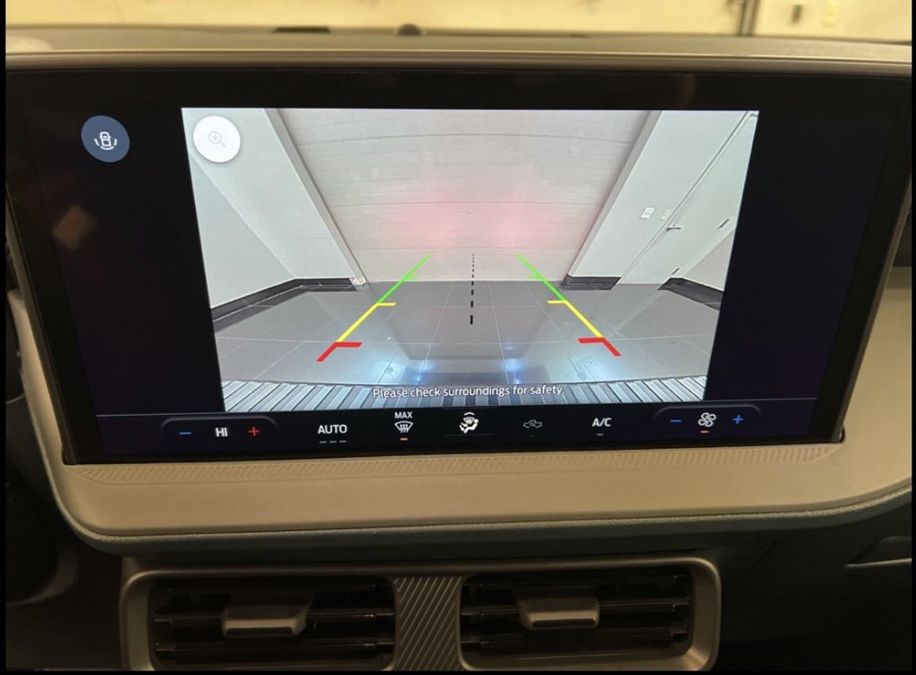 New 2025 Ford Maverick XL image 12