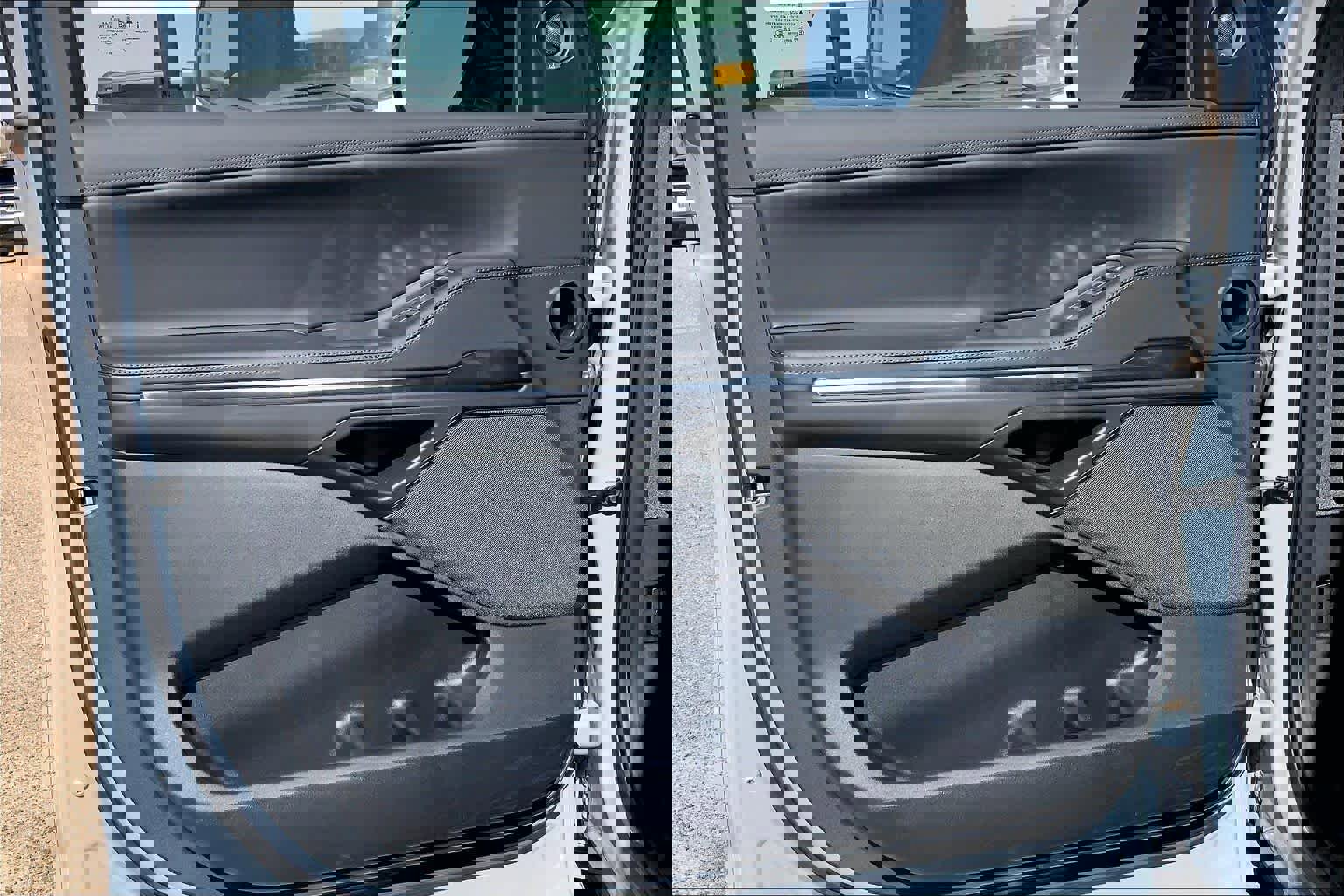 New 2026 Lincoln Navigator Reserve w/ Jet Appearance Package image 10