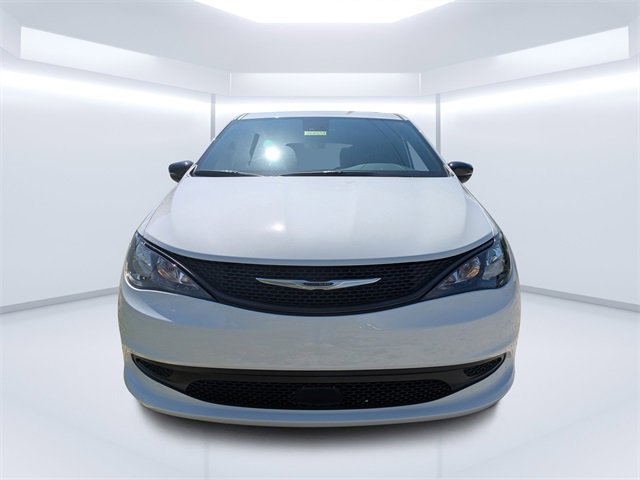 New 2025 Chrysler Voyager LX image 8