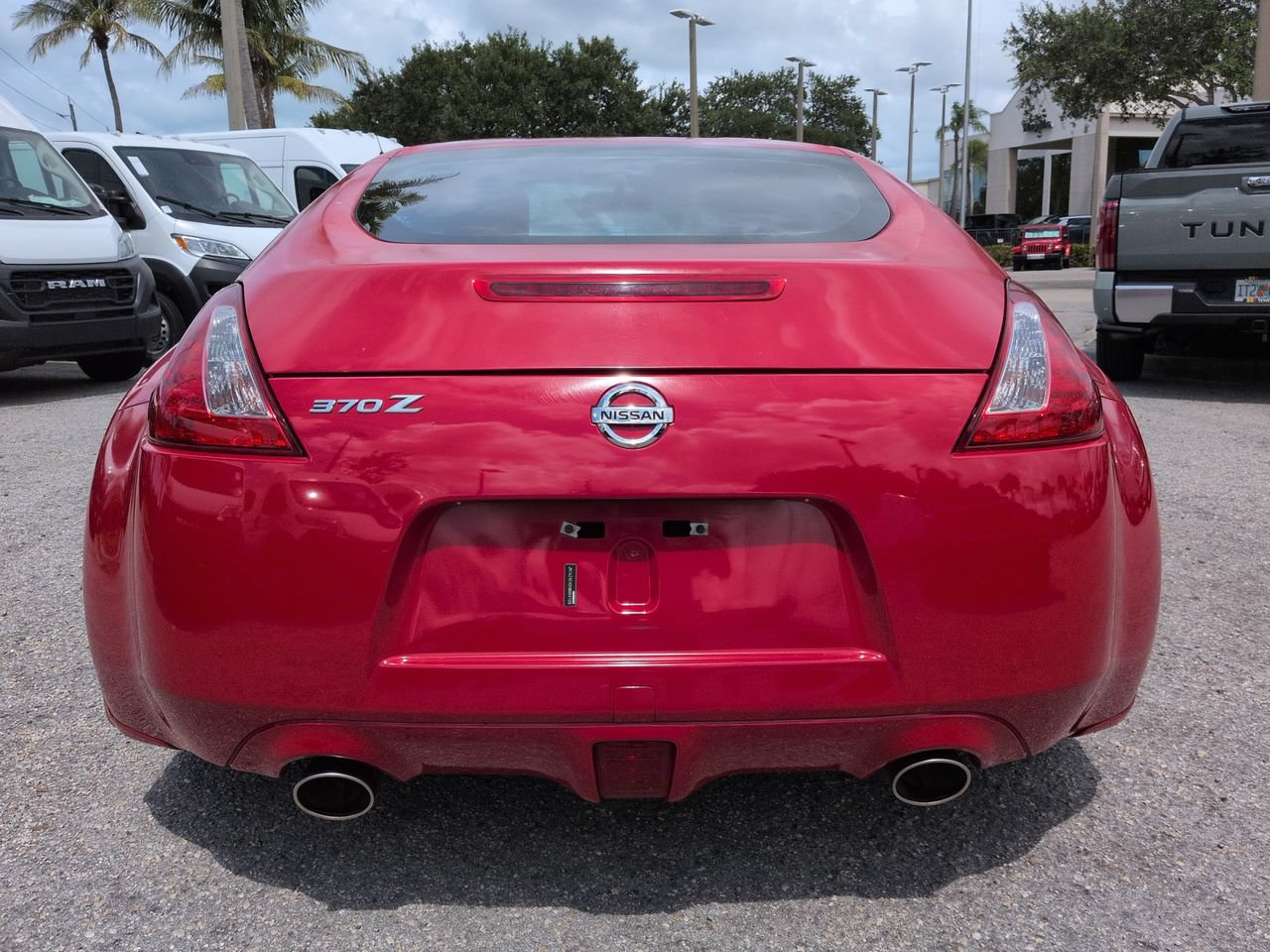 Used 2017 Nissan 370Z Coupe RWD image 6