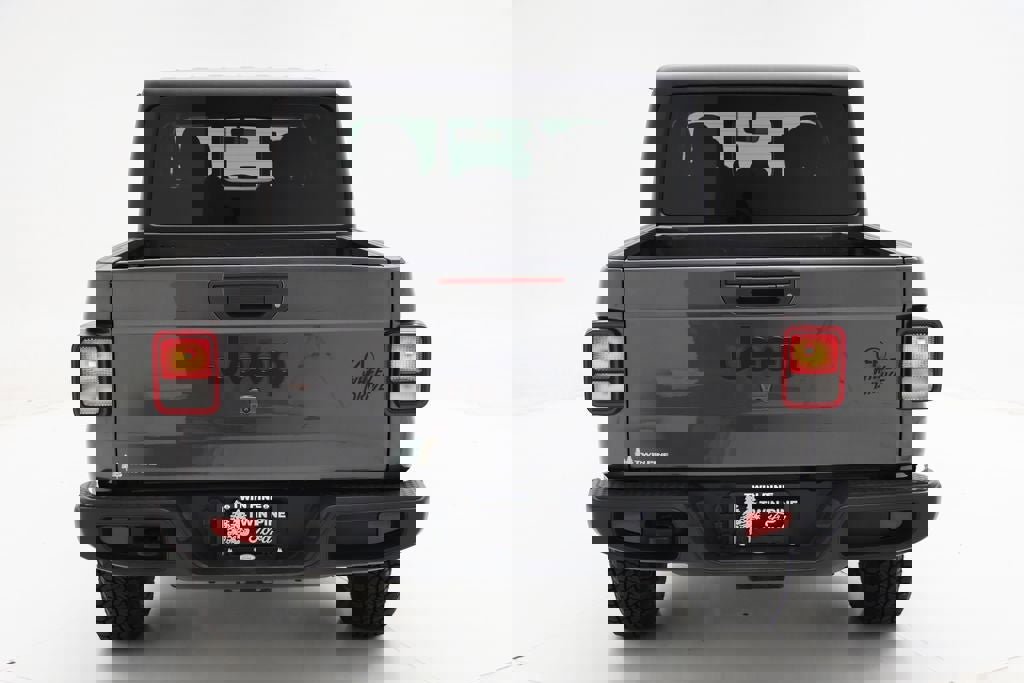 Used 2022 Jeep Gladiator Willys AWD/4WD image 7