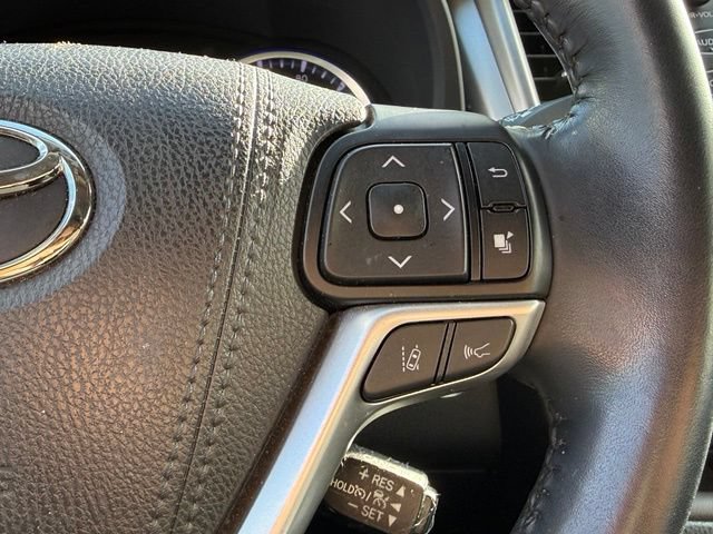 Used 2018 Toyota Highlander XLE AWD/4WD image 27