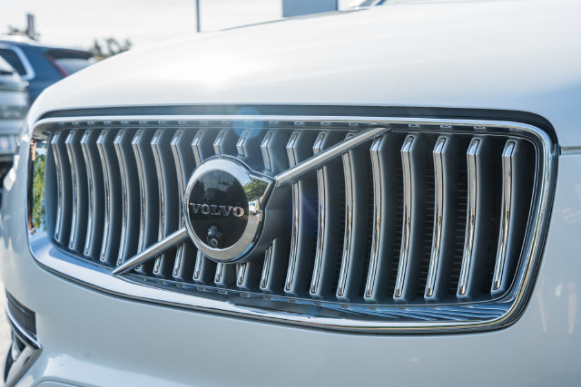 Used 2024 Volvo XC90 T8 Ultimate w/ Lounge Package AWD/4WD image 13