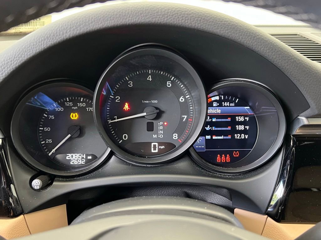 Certified 2023 Porsche Macan AWD/4WD image 10