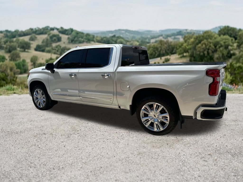 Used 2024 Chevrolet Silverado 1500 High Country w/ High Country Premium Package AWD/4WD image 6