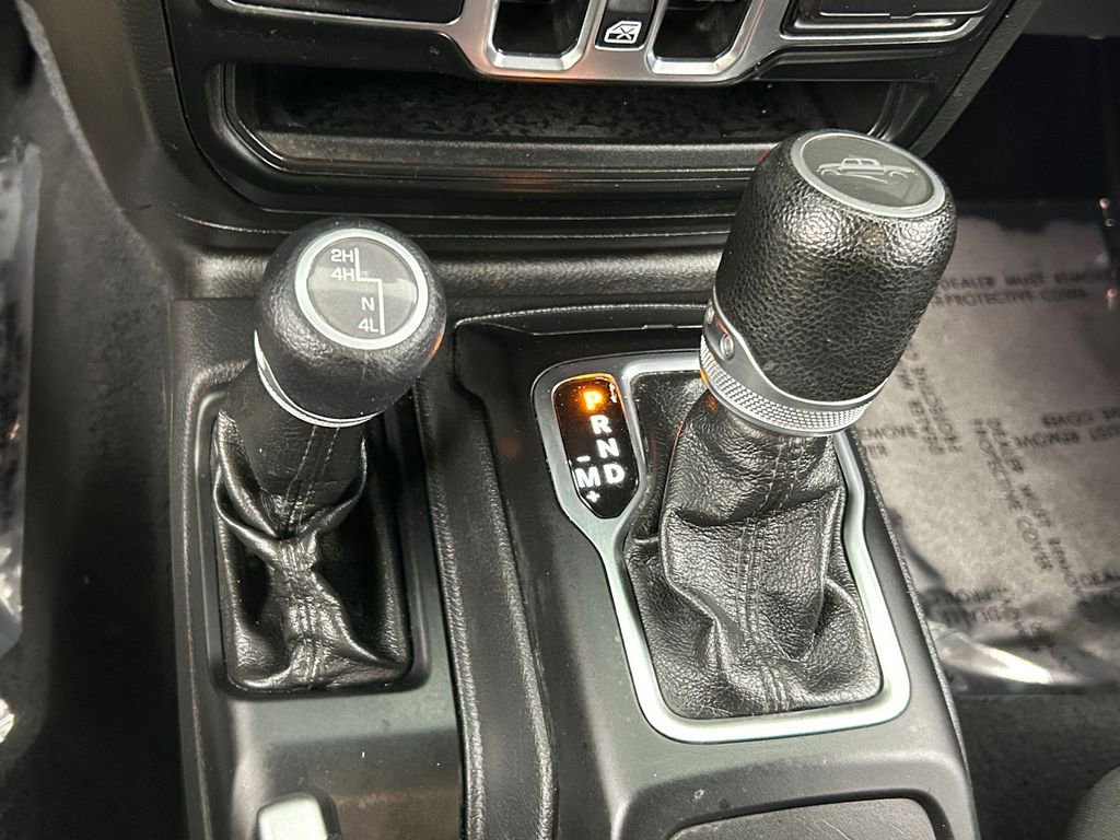 Used 2022 Jeep Gladiator Sport image 18