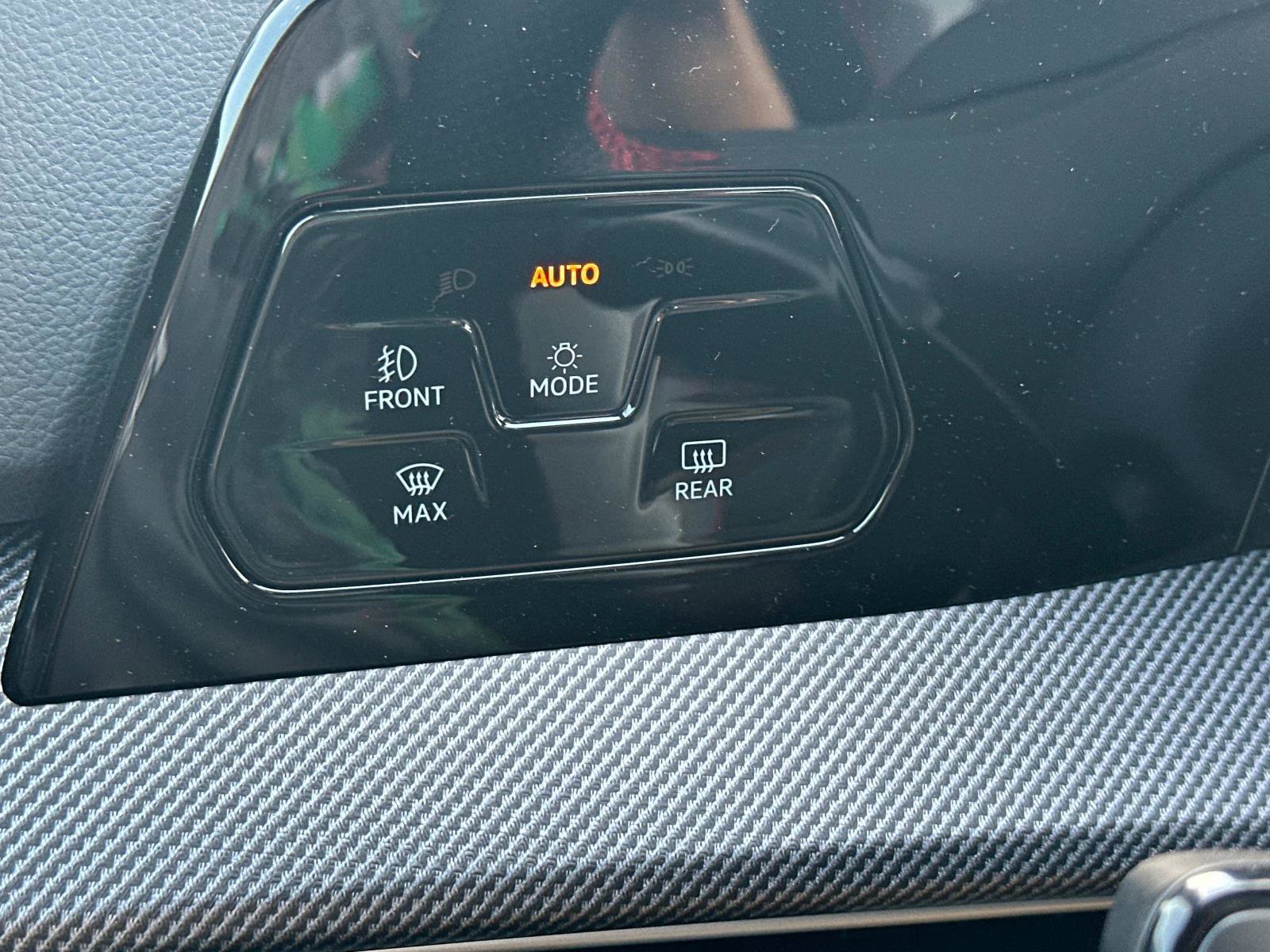 New 2025 Volkswagen GTI SE image 27