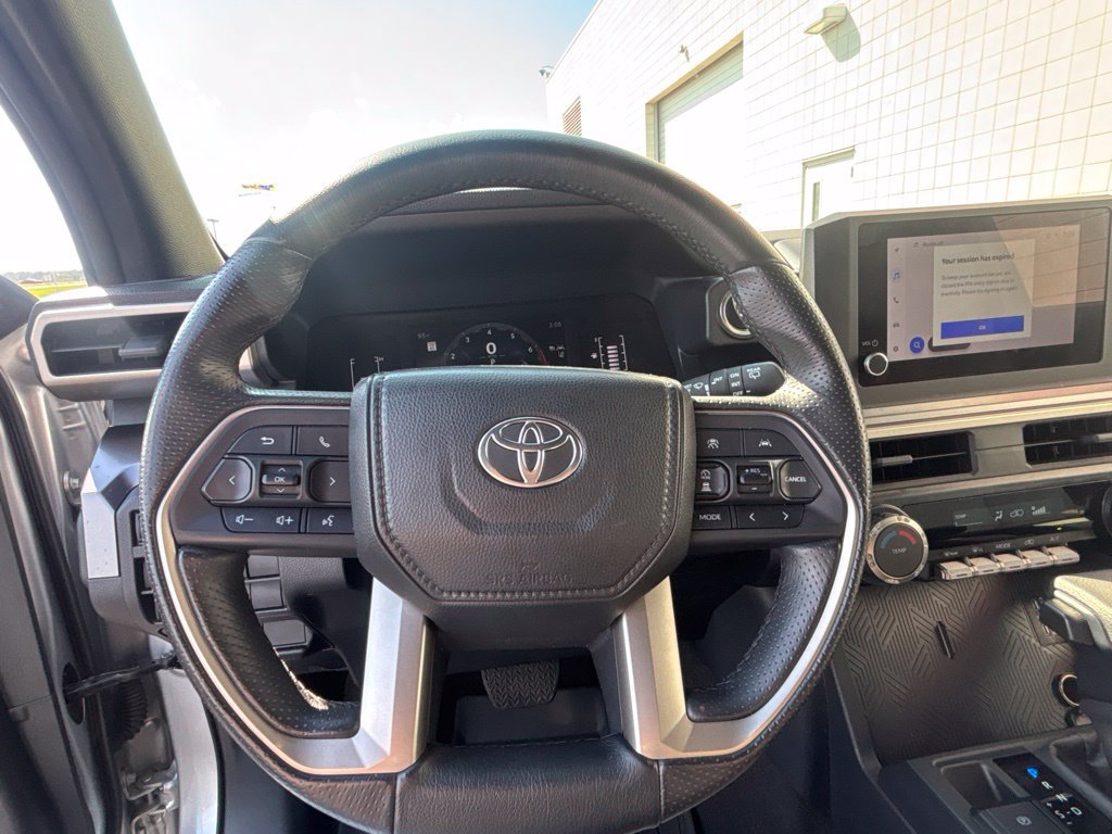 Used 2025 Toyota 4Runner SR5 AWD/4WD image 20