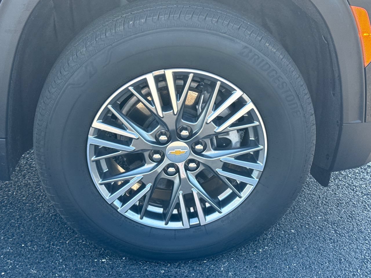 Used 2025 Chevrolet Traverse LT AWD/4WD image 8