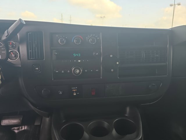Used 2011 Chevrolet Express 2500 image 19