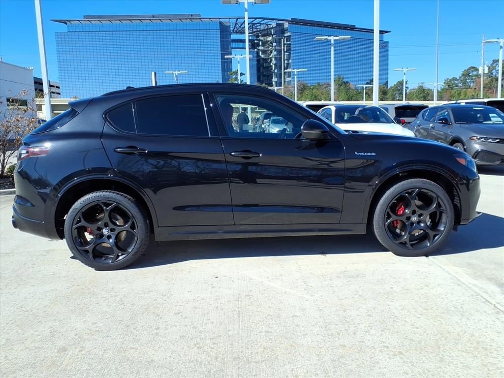 New 2026 Alfa Romeo Stelvio Sprint w/ Convenience Package image 5