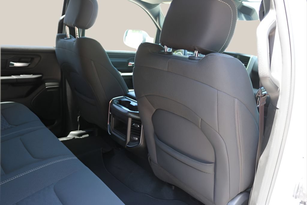 New 2026 RAM 1500 Express AWD/4WD image 18
