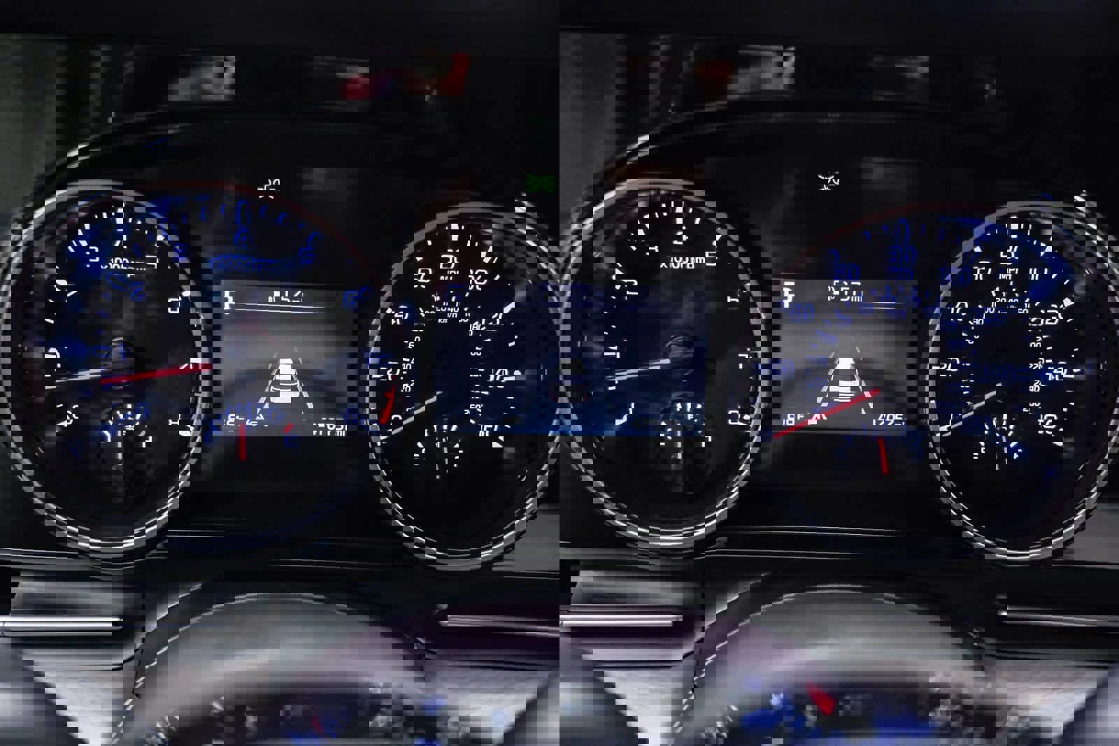 Used 2024 Kia Carnival EX image 26