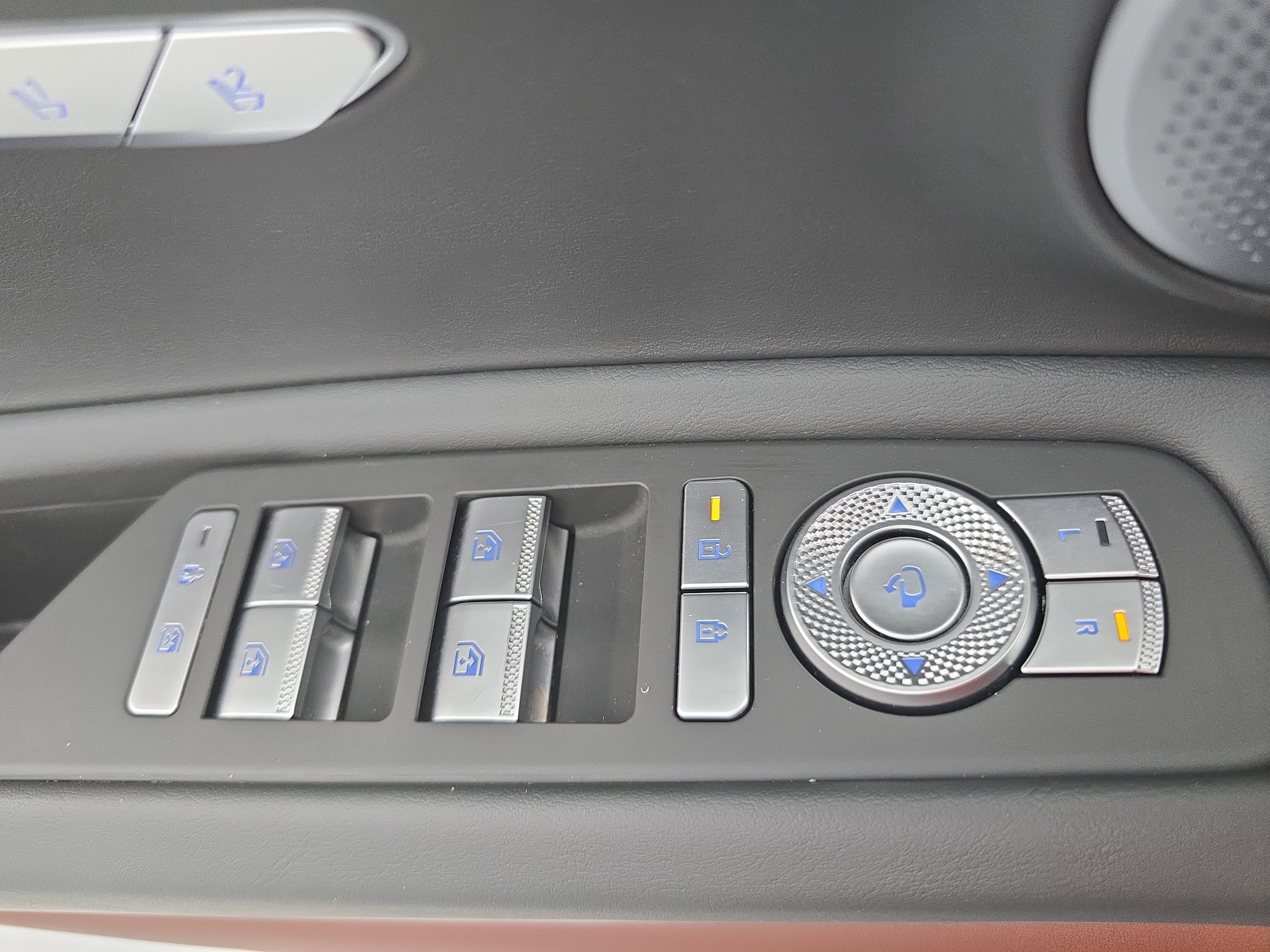 Used 2025 Genesis GV80 3.5T Prestige AWD/4WD image 28