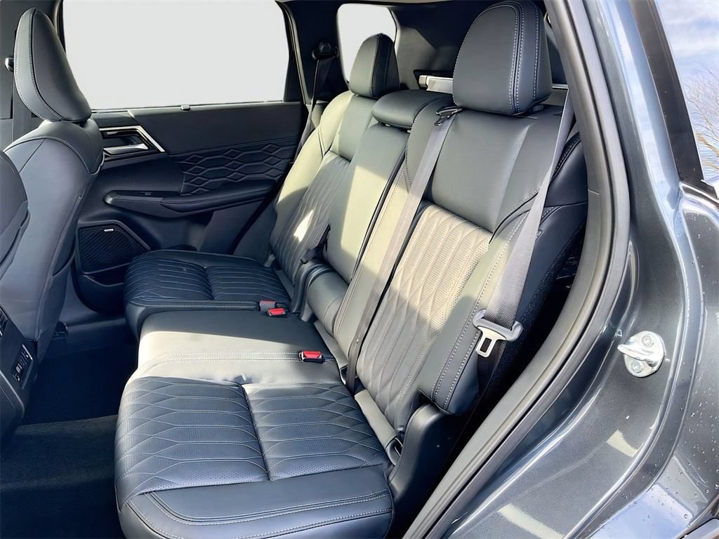 New 2026 Mitsubishi Outlander SEL FWD image 28
