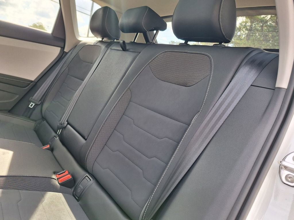 New 2025 Volkswagen Taos SE image 23