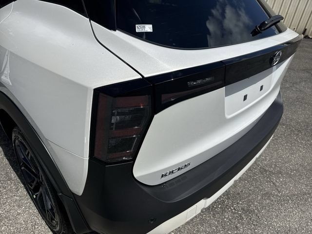 New 2026 Nissan Kicks SR FWD image 32