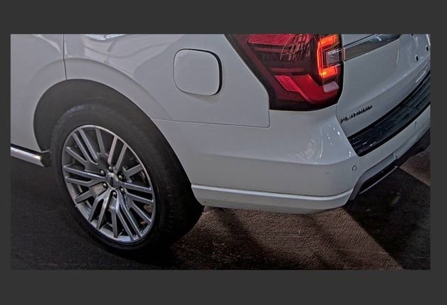 Used 2022 Ford Expedition Platinum image 10