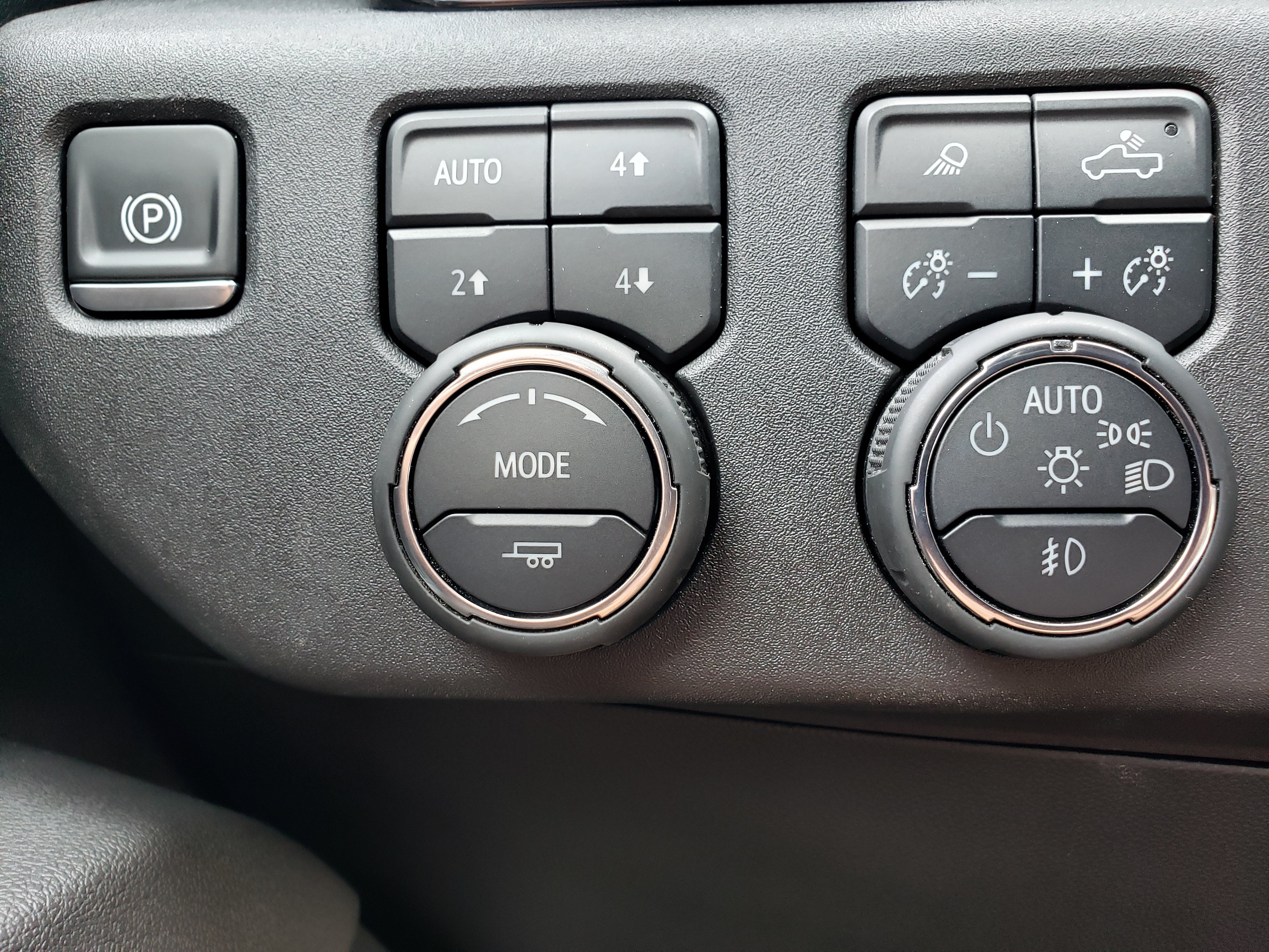 Used 2025 Chevrolet Silverado 3500 High Country w/ High Country Premium Package AWD/4WD image 15