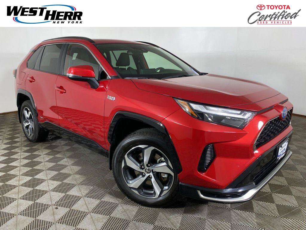 Used 2022 Toyota RAV4 SE w/ Weather & Moonroof Package