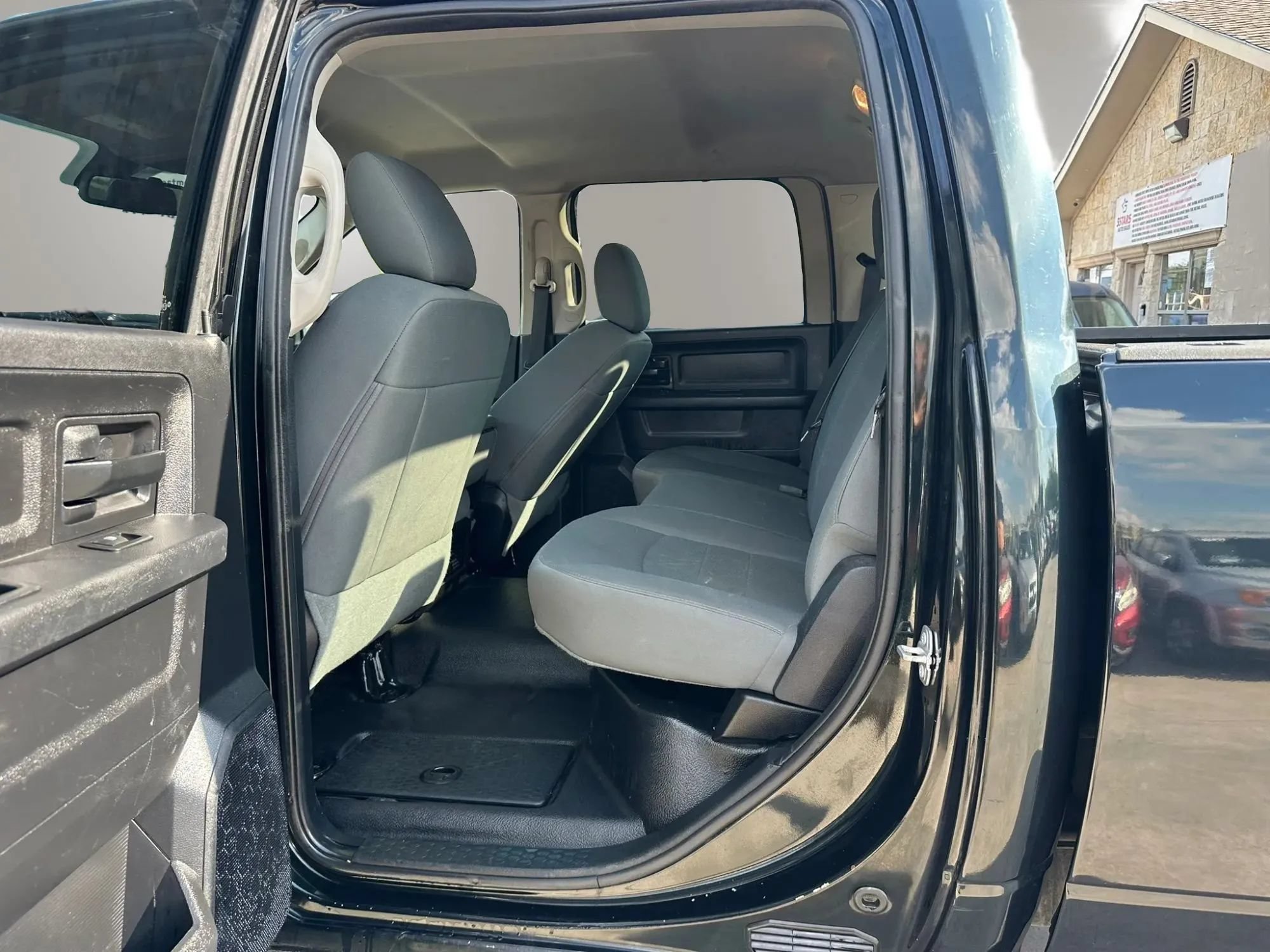 Used 2016 RAM 2500 ST AWD/4WD image 23