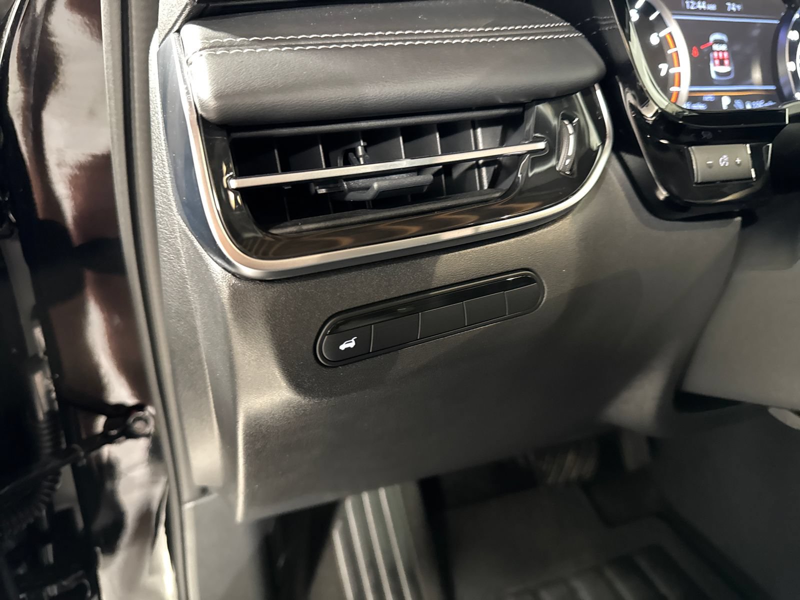 Certified 2025 INFINITI QX60 Pure AWD/4WD image 18