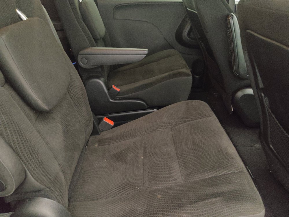 Used 2017 Dodge Grand Caravan SE image 19