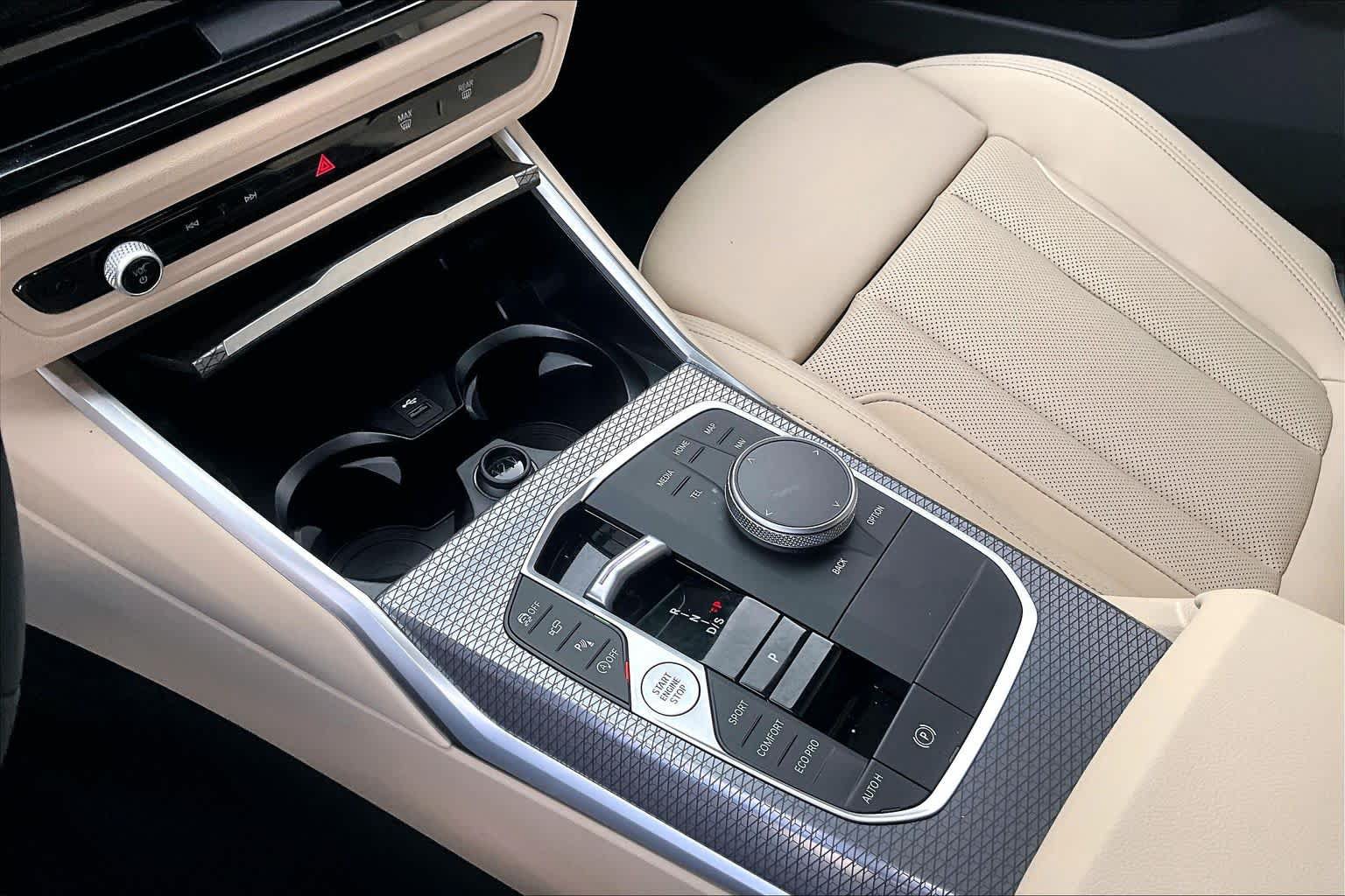 Used 2025 BMW 330i Sedan w/ Premium Package RWD image 15