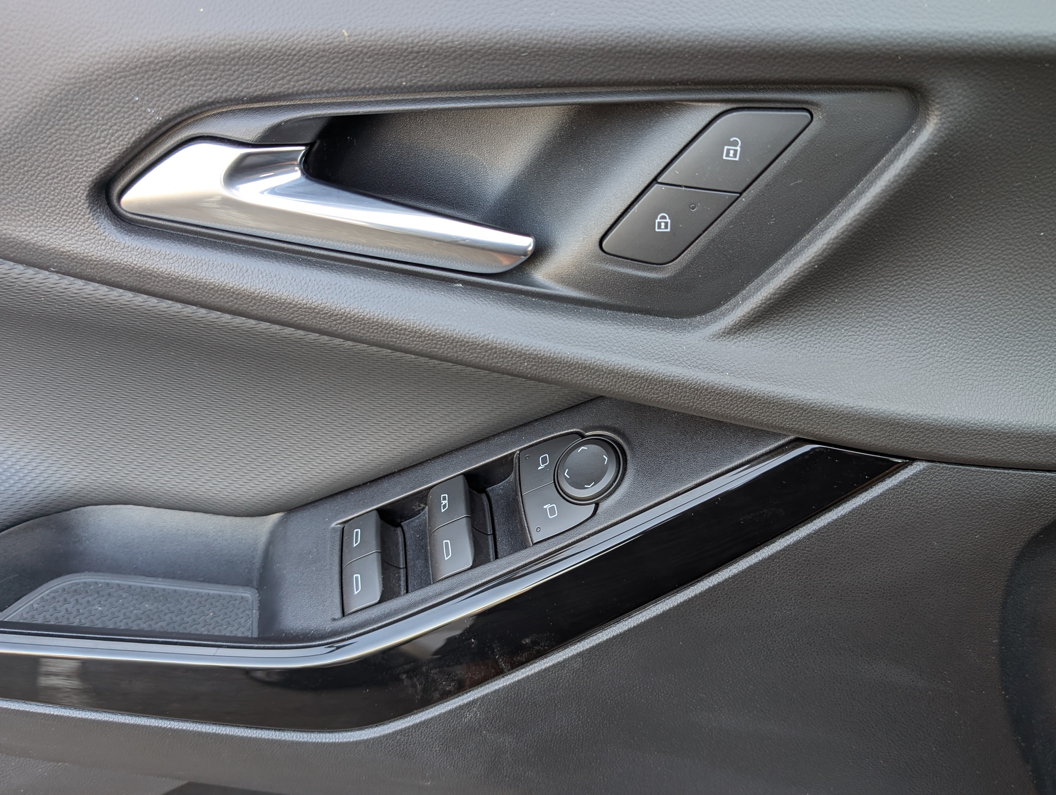 Used 2026 Chevrolet Equinox LT FWD image 15