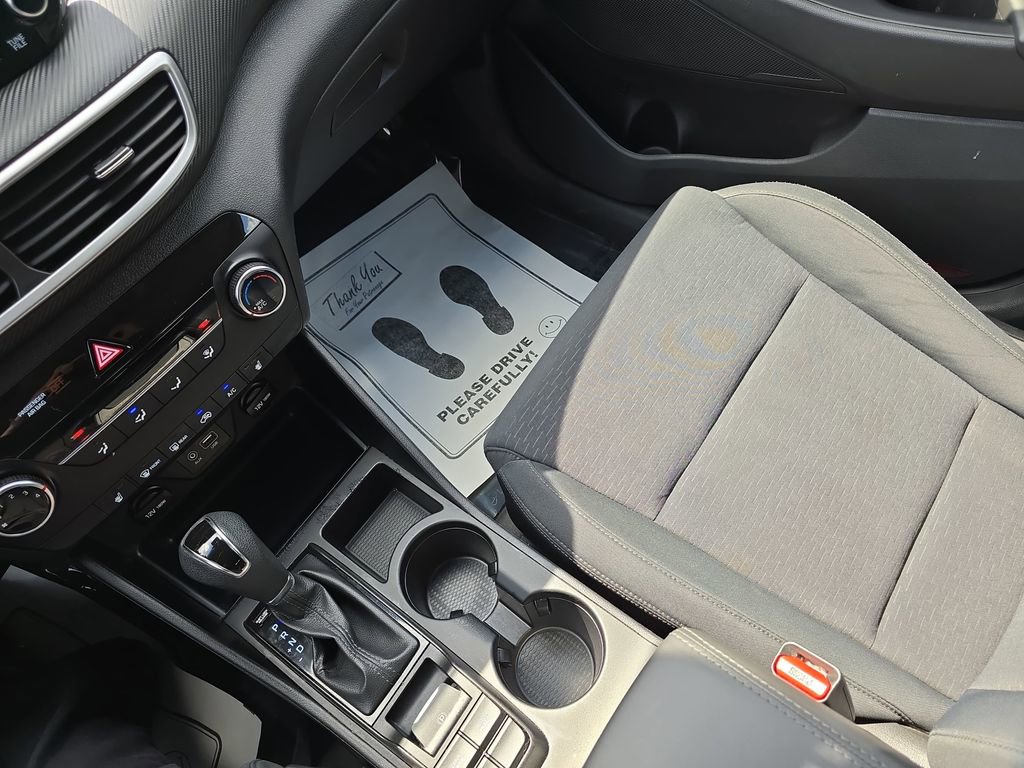Used 2020 Hyundai Tucson Value w/ Winter Weather Package image 27